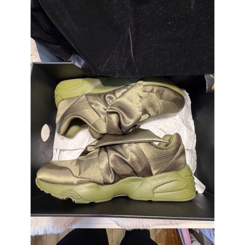 Fenty x Puma Bow Sneaker Rihanna Olive Branch Green Satin 365054-04 Womens 8.5